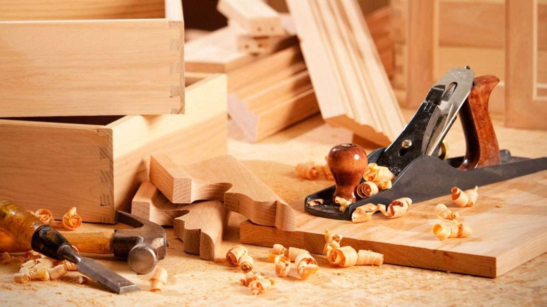 Tischler in Naunhof: Kreative Holzgestaltung für Haus und Garten