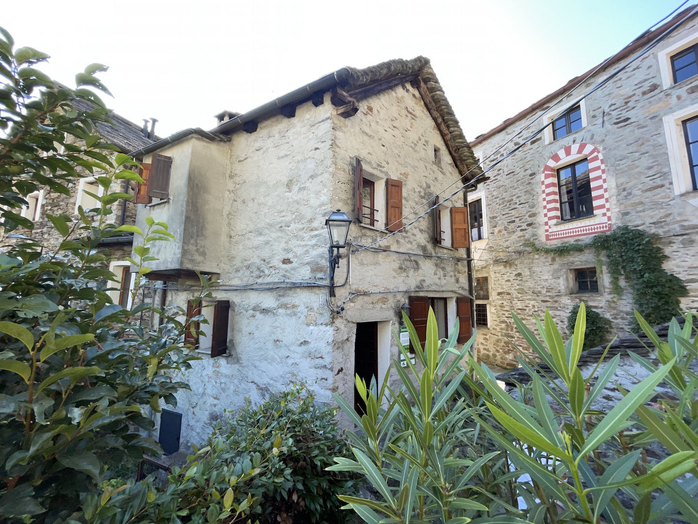 Der Cannobina-Fluss mündet malerisch im charmanten Cannobio