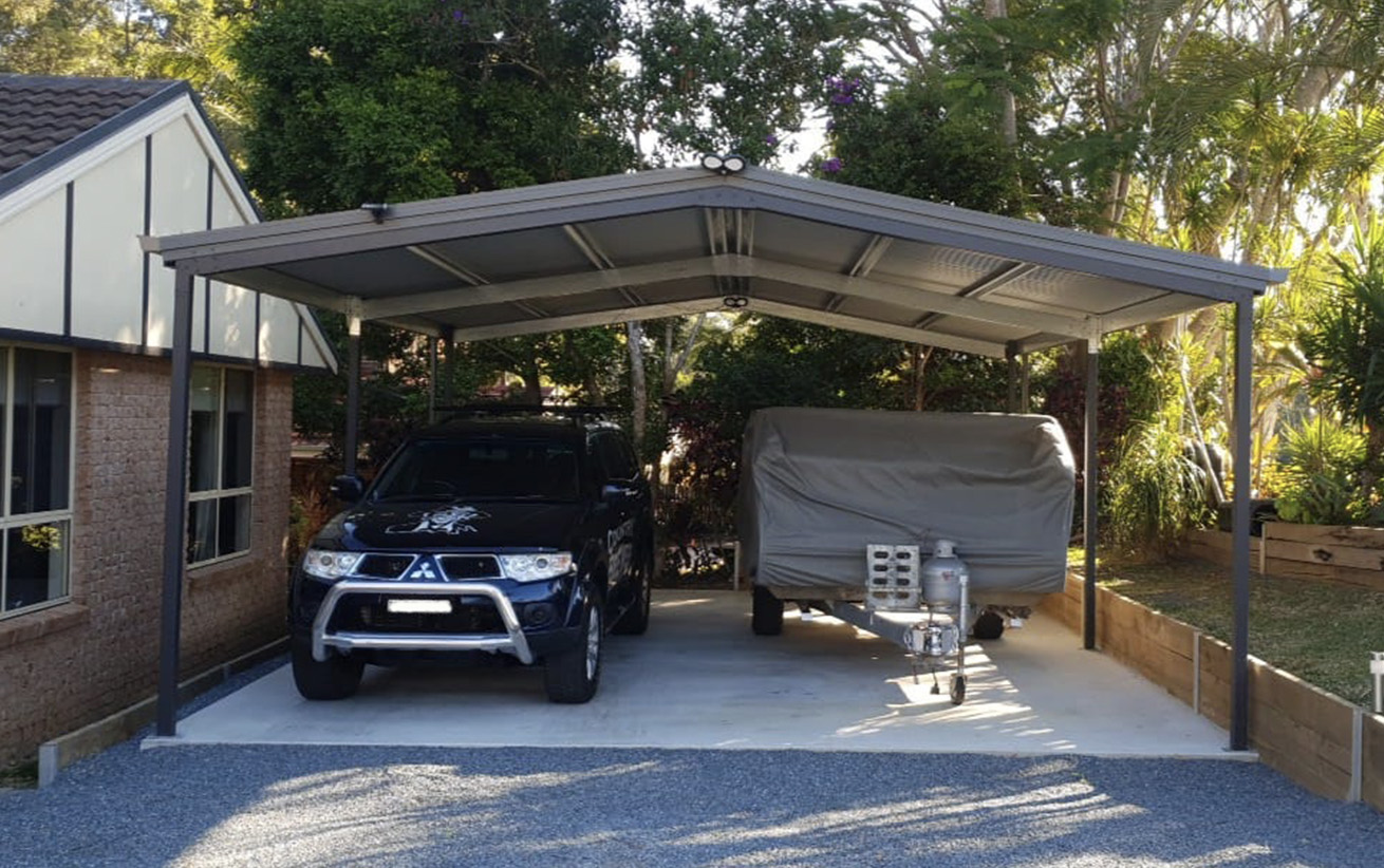 Carport günstig kaufen mit Holz- oder Metallkonstruktion und Stauraum