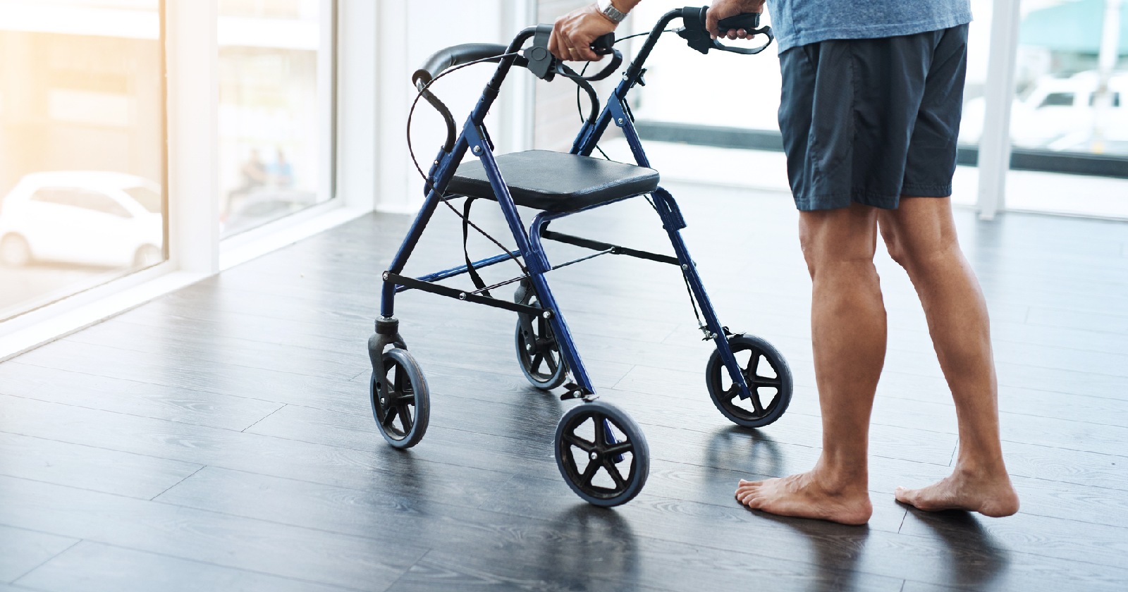 Rollator schmal 40 cm für enge Räume und Wohnung